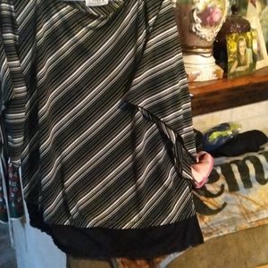 2X CaRan black white stripe 3/4 sleeve Top (tamyb)